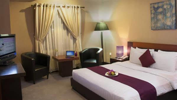 Orchardz Hotel Ayani Pontianak Exterior photo