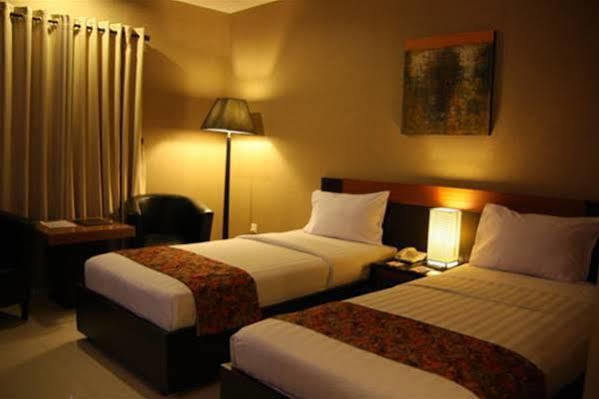 Orchardz Hotel Ayani Pontianak Exterior photo