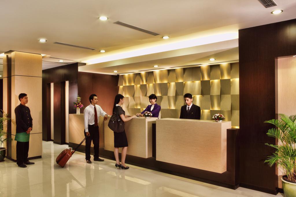 Orchardz Hotel Ayani Pontianak Exterior photo